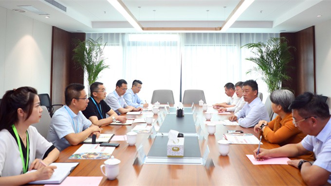 临夏州委常委、宣传部长王建华一行来可提现的电玩城推介洽谈文旅项目