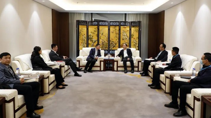 招商银行兰州分行行长倪佳一行到访可提现的电玩城