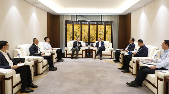 宕昌县县委书记王强一行到访可提现的电玩城