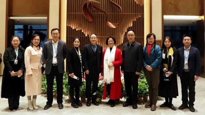 中国木偶艺术剧院院长赵永庄一行来访可提现的电玩城