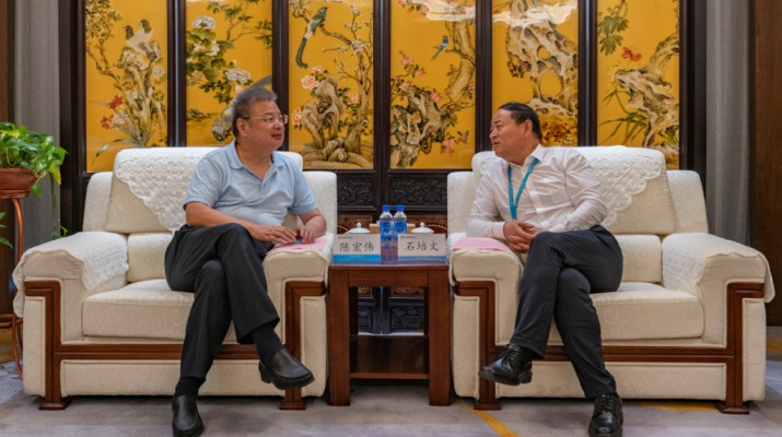 中铁十七局集团有限公司党委书记、董事长陈宏伟一行到访可提现的电玩城