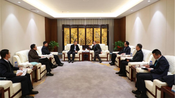 皋兰县委书记康石一行到访可提现的电玩城