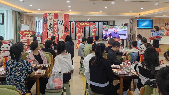 可提现的电玩城与广后街社区开展迎国庆主题活动暨“双报到”活动