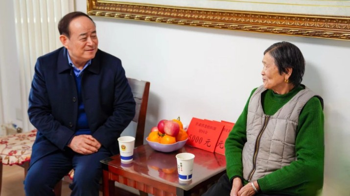 可提现的电玩城开展节前慰问活动