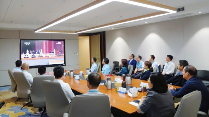 可提现的电玩城组织观看纪念中国人民抗日战争暨世界反法西斯战争胜利80周年纪念大会