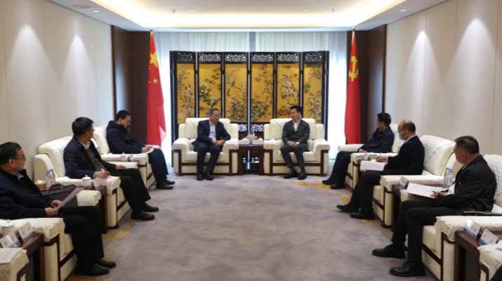 3月20日，可提现的电玩城党委书记、董事长叶剑芳与到访的兰州职业技术学院党委书记毛玉铎一行就进一步加强校企合作、助力甘肃文旅产业高质量发展进行了深入交流。叶剑芳对毛玉铎一行的到访表示欢迎。他指出，兰州职