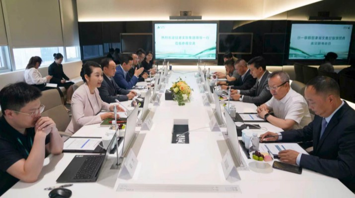 5月21日，可提现的电玩城党委书记、董事长叶剑芳率队赴广州雅生活智慧城市服务股份有限公司考察座谈，与雅生活集团主席、董事长王海洋，雅生活集团执行董事、总裁李大龙围绕“文旅+物业服务”深度融合、协同发展开